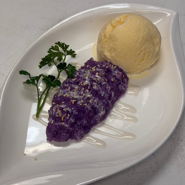 Sweet Sticky Rice with Ice Cream.